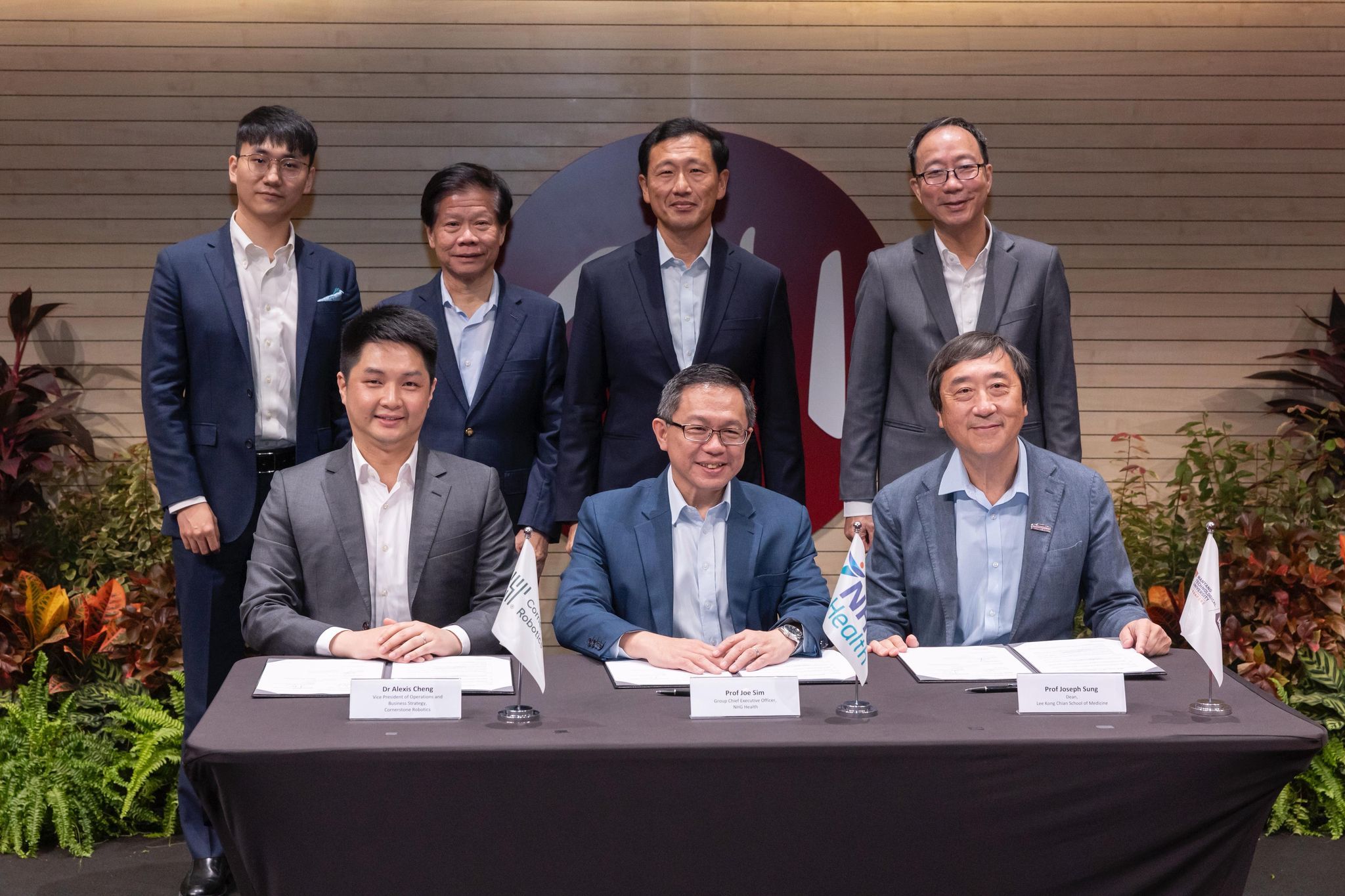康诺思腾与新加坡国立健保集团及南洋理工大学 签署三方战略合作备忘录 